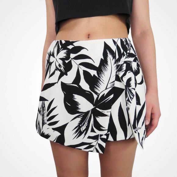 Express Skirts Express Black White Tropical Mini Skirt Y2k Skort